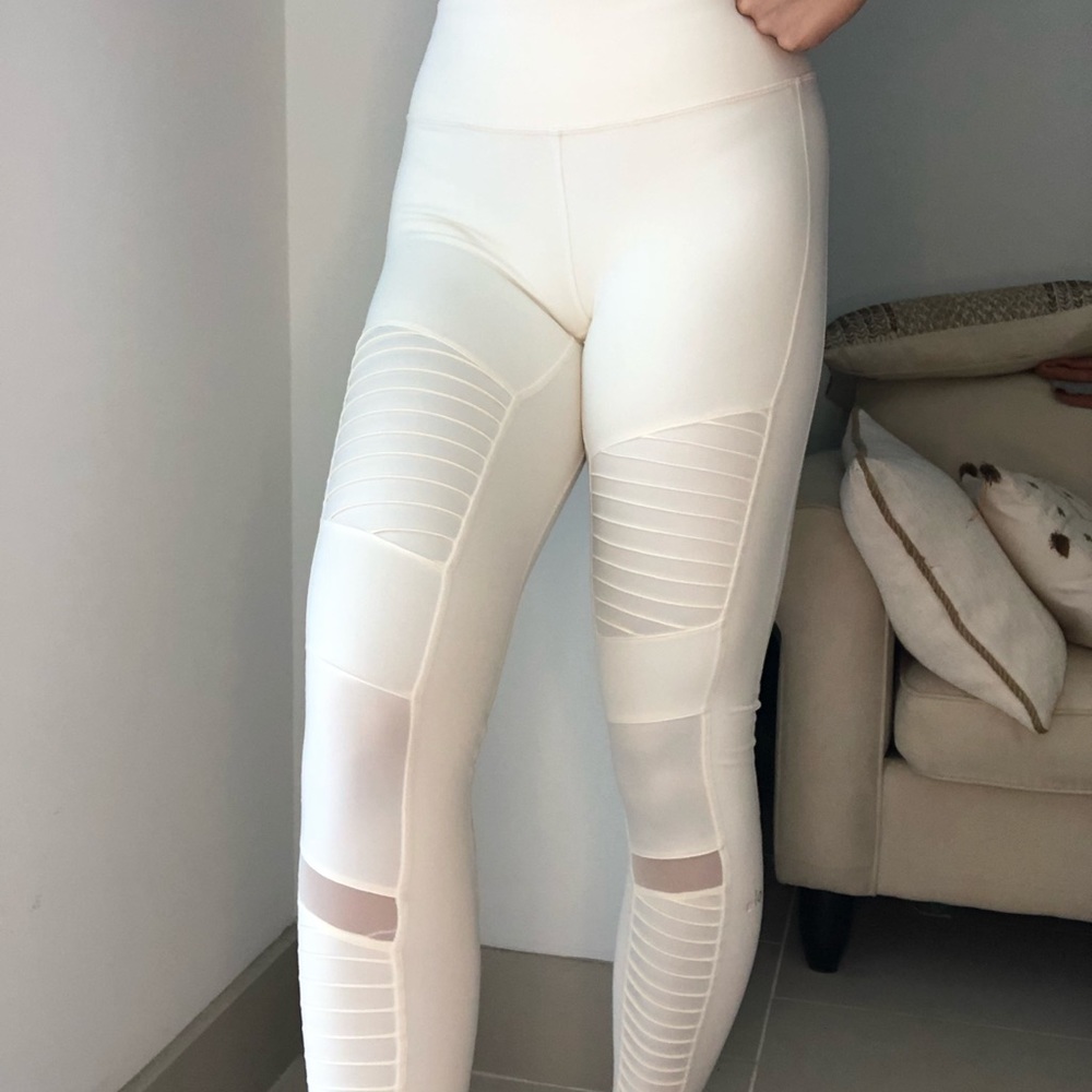 Alo Compressive White Cream Leggings